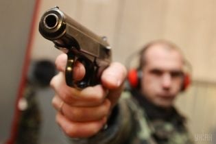 На Житомирщині рідний дядько підстрелив трирічну дитину