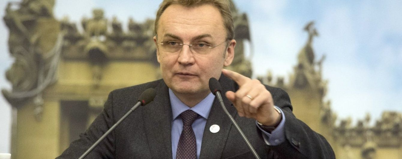 Сміття в обмін на школу і дитсадок. Садовий знайшов місце, куди скидати відходи зі Львова