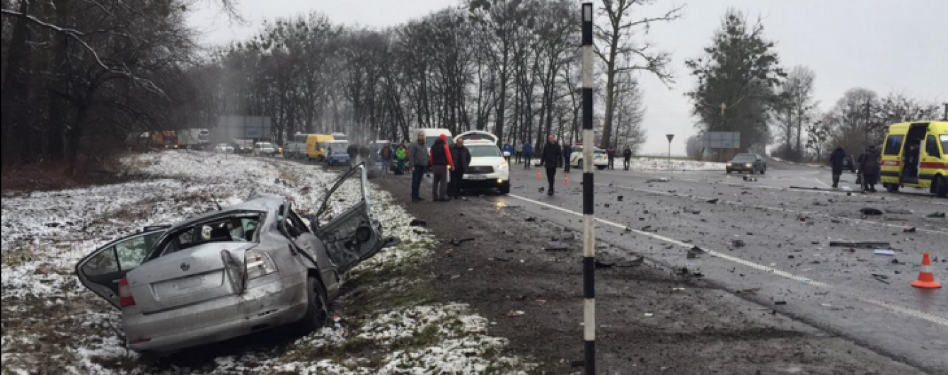 Під Львовом у моторошній ДТП загинули дві особи