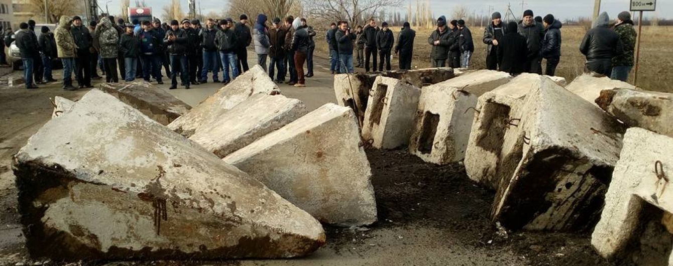 Шостий день протесту. На Миколаївщині селяни продовжують блокувати знищену дорогу