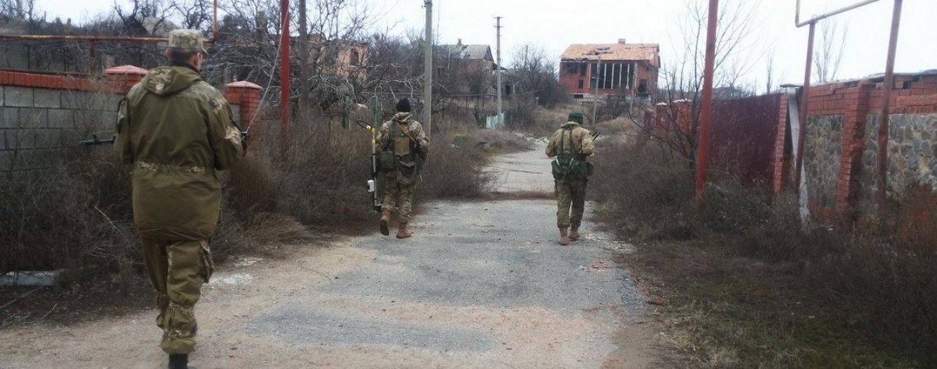 Бойовики знову обстріляли позицій сил АТО. Де вночі було "найгарячіше"