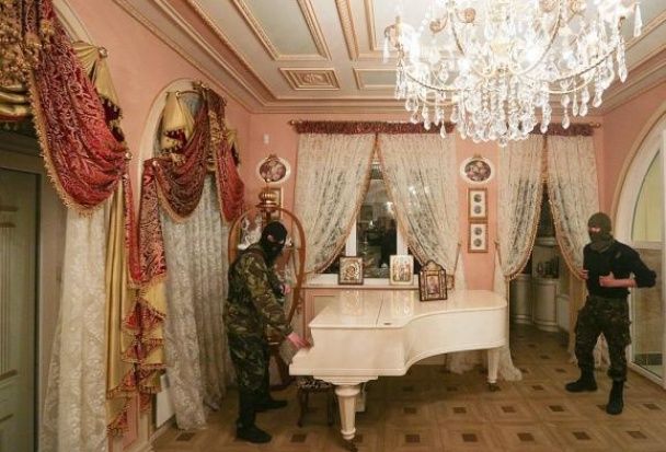розграбований маєток Пшонки