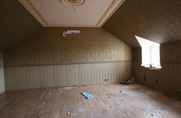 розграбований маєток Пшонки
