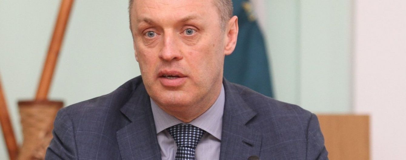 Мерові Полтави погрожують судом за саботаж закону про декомунізацію