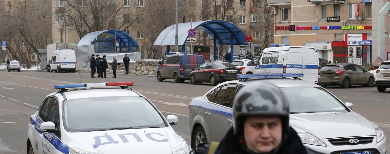 Свідки розповіли подробиці про жінку з відрізаною головою дитини біля метро в Москві