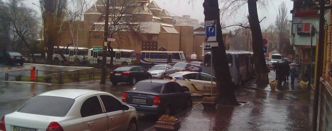 Голову "Азову-Крим" Краснова та його подругу доправили до суду