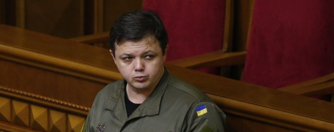 Семенченко міг винести з наметового містечка під Радою "дві важкі сумки зі зброєю" - Аваков