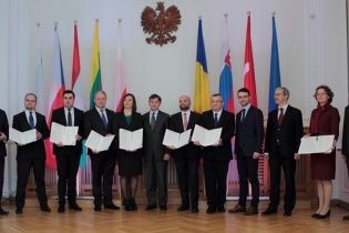 Між двома морями від Балтики до Греції збудують новий транспортний коридор. Україна приєдналася