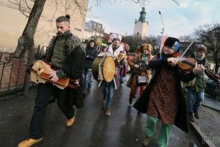Скільки на туристах заробляють бюджети Львова та Одеси