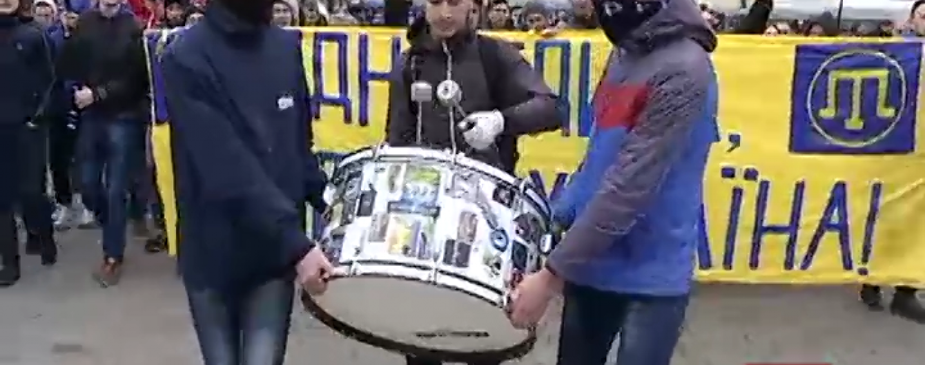 В Одесі фанати зустріли футбольну весну масштабним маршем