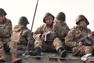 Волонтери створили потужне відеопривітання для жінок-воїнів
