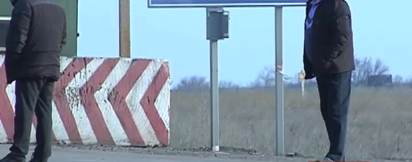 Стрілянина на кордоні з Кримом: п'яний "айдарівець" порвав паспорт жительки Сімферополя