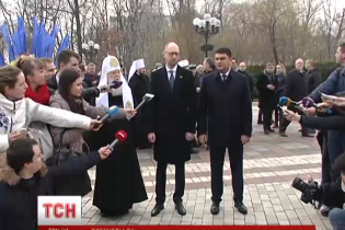 Три кандидати на посаду прем'єра зустрілися під пам'ятником Шевченку