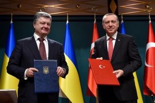 Порошенко поздравил Эрдогана с победой на выборах