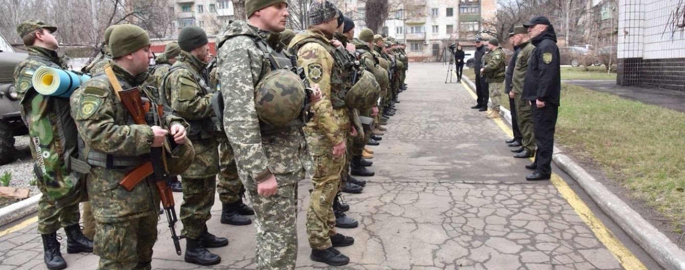 В "гарячу" Авдіївку направляється зведений загін обласного главку поліції