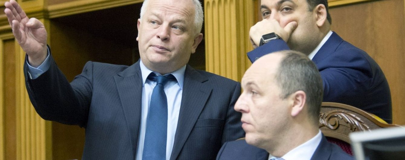 Представник Порошенка в Раді зажадав створення нового Кабміну
