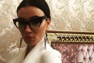 Невероятно похудевшая Настя Приходько поразила дерзким гламурным "look'ом"