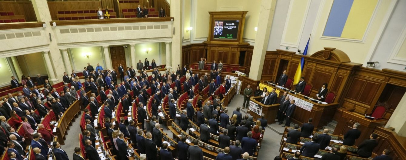 Сто депутатів вийдуть з коаліції, якщо Яценюк цього тижня не піде у відставку - Луценко