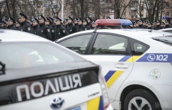 В Одесской области четверо мужчин напали на полицейских и забрали их авто