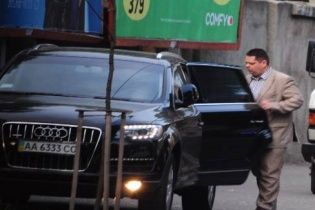 Елітні авто й шикарні маєтки. ЗМІ показали, як розкошують військові прокурори