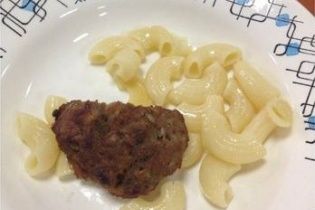 У Рязані учня змусили вибачатися за фото мізерного шкільного сніданку в соцмережах