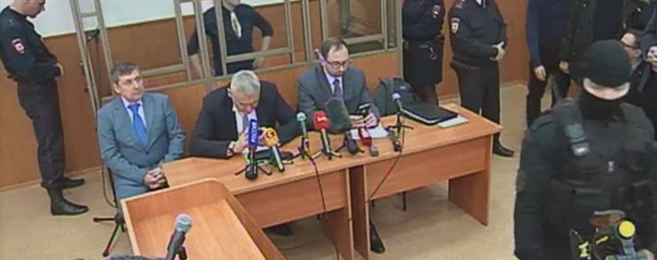 На оголошення вироку Савченко не пустили речника Порошенка, нардепів та консулів