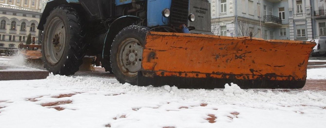 У КМДА повідомили про відновлення руху вантажівок Києвом
