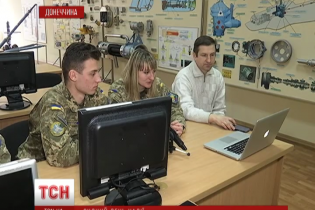 Як українці стежили за вироком Савченко: солдати з "кониками", вчителі з віршем