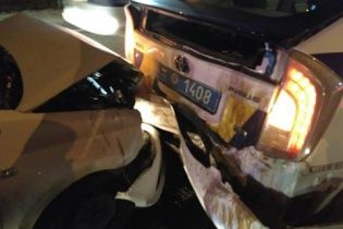 У Києві водій під дією наркотиків влетів у машину поліцейських