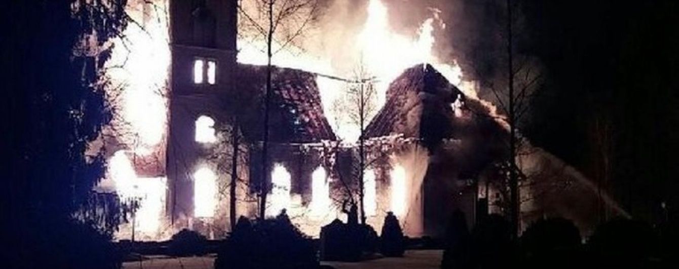 У Фінляндії напередодні Великодня вщент згоріла церква