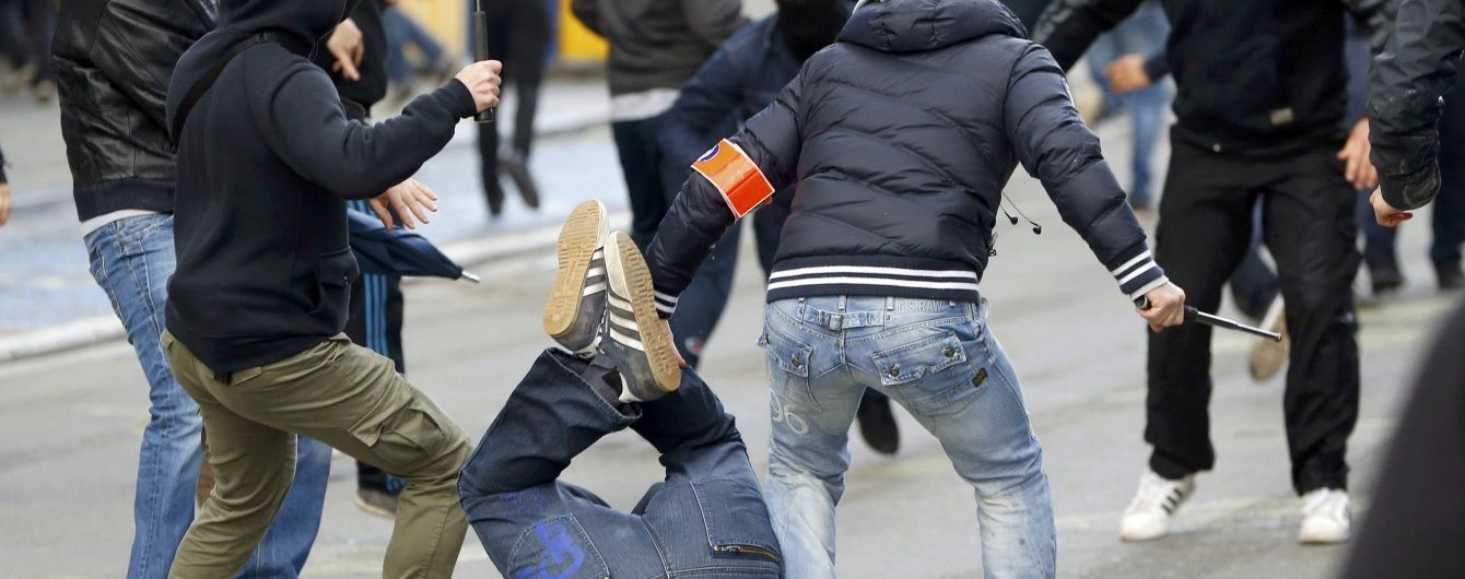 У Франції під час акцій протесту поранено понад 20 поліцейських
