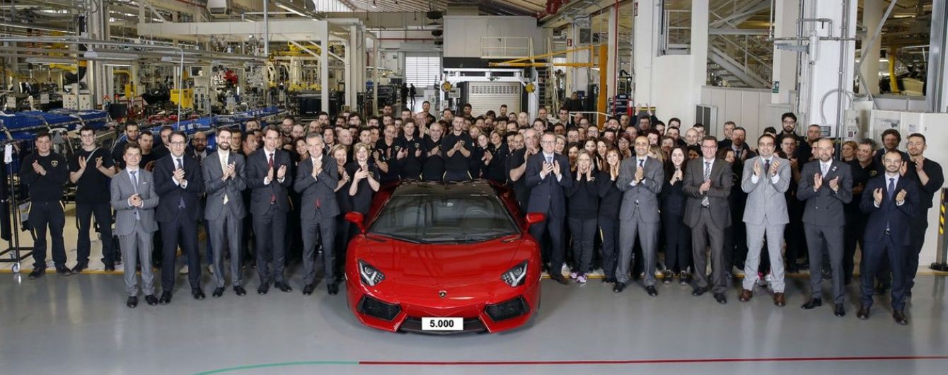 Lamborghini выпустил пятитысячный суперкар Aventador