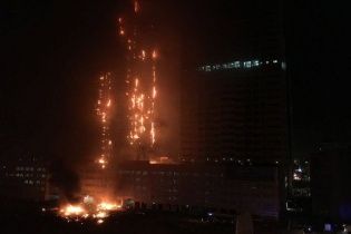 В ОАЕ загорівся хмарочос