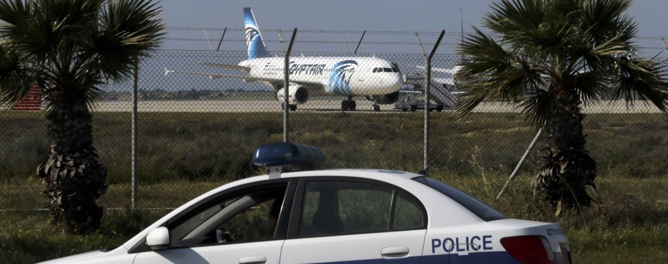 Викрадач літака Egyptair передав листа для жінки з Кіпру – ЗМІ
