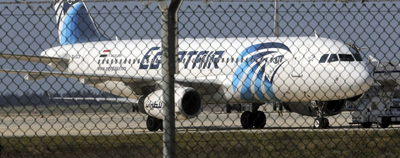 Викрадач літака EgyptAir озвучив вимоги до влади Єгипту