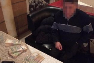 Одеський суддя Буран на очах детективів палив документи на нерухомість за кордоном