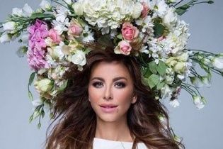 Ани Лорак в мини-платье продемонстрировала сексуальные формы