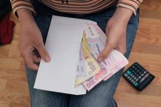 Більше половини підприємців виплачують "тіньові" зарплати — Фіскальна служба