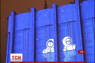 Ефектним світловим 3D-шоу в Києві стартувала "Французька весна"