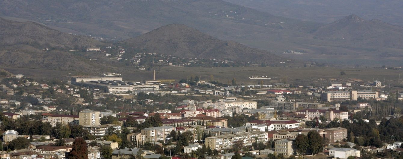МЗС наполегливо рекомендує українцям покинути Нагірний Карабах