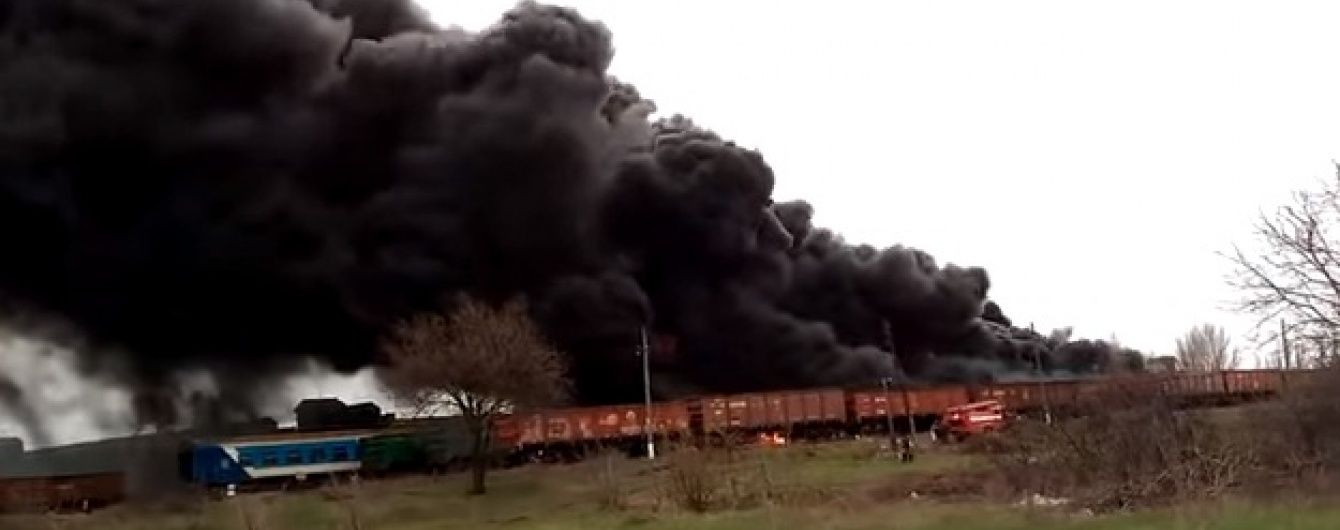 В окупованому Краснодоні масштабна пожежа знищила вагони з вугіллям для Росії