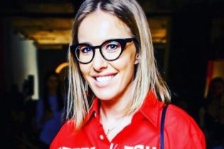 Гнучка Ксенія Собчак постояла на голові та руках у новій фотосесії