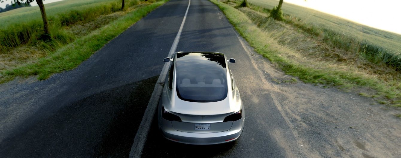 В Австралії влаштували перегони між літаком Boeing та електромобілем Tesla