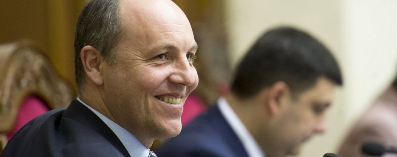 "Гола" зарплатня і відсутність житла. Що задекларував Парубій