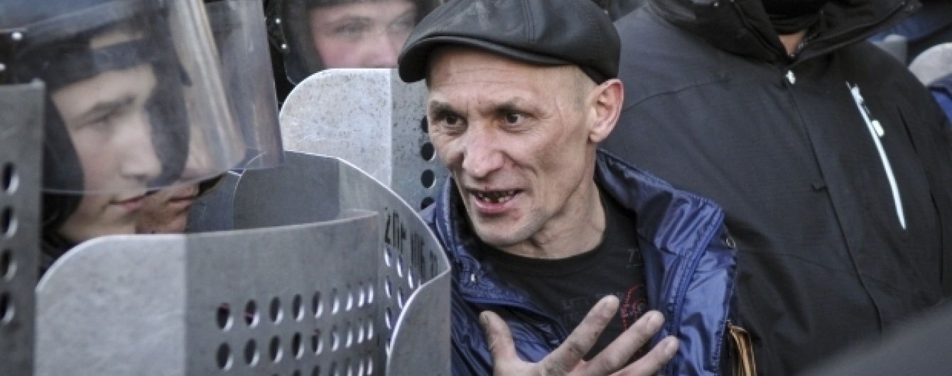 Як сепаратисти захоплювали адмінбудівлі в Харкові, Луганську та Донецьку - ключові відео
