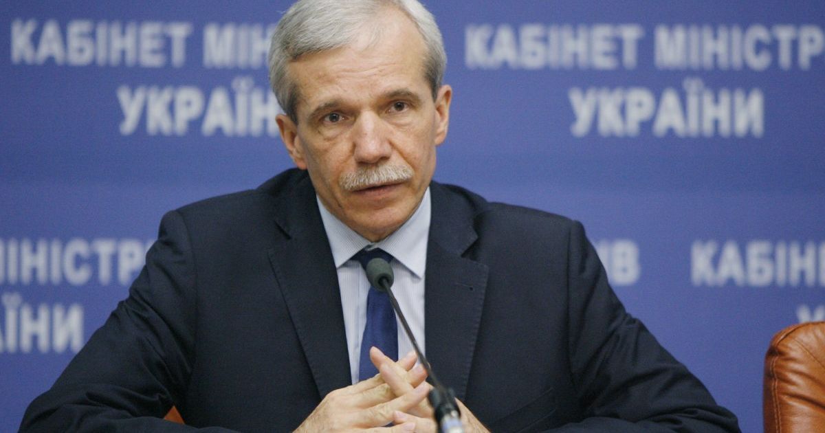 Яценюк готов уволить чиновника из-за скандала