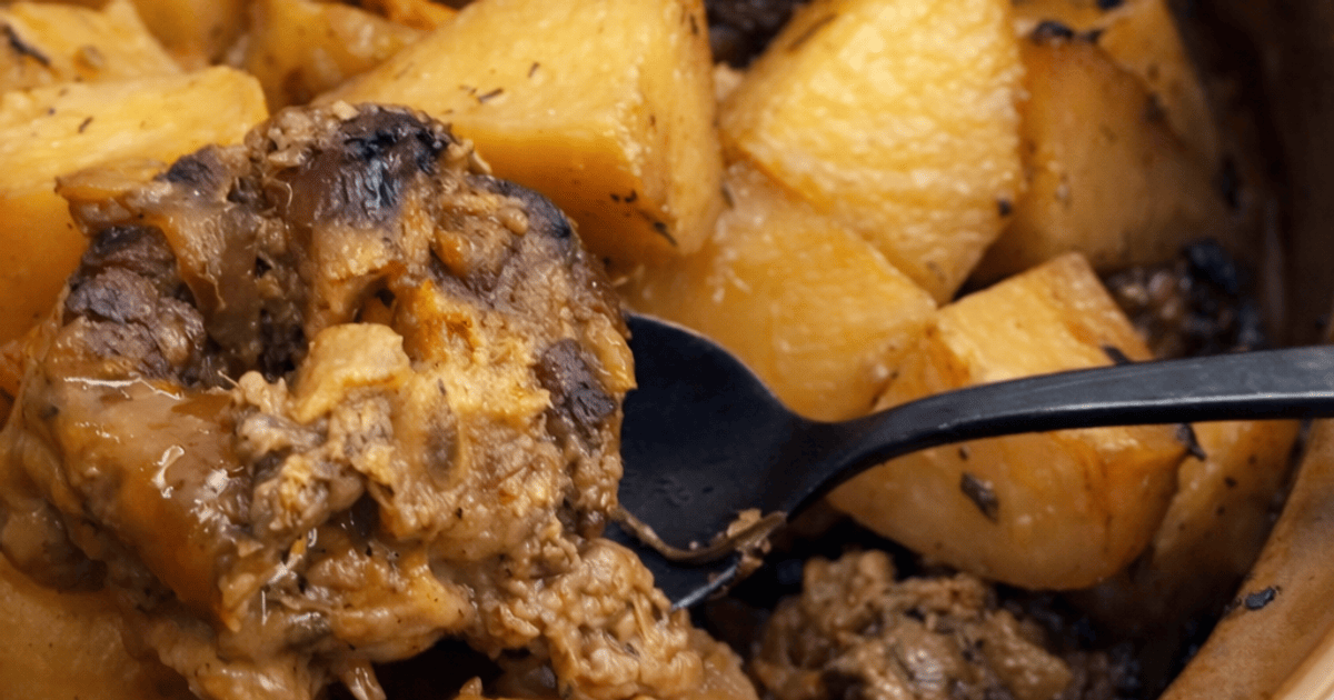 тушкована шия індика з картоплею Instagram.com/tsarlova_n