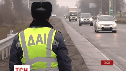 Сплатити штраф можна буде просто в автомобілі ДАІ
