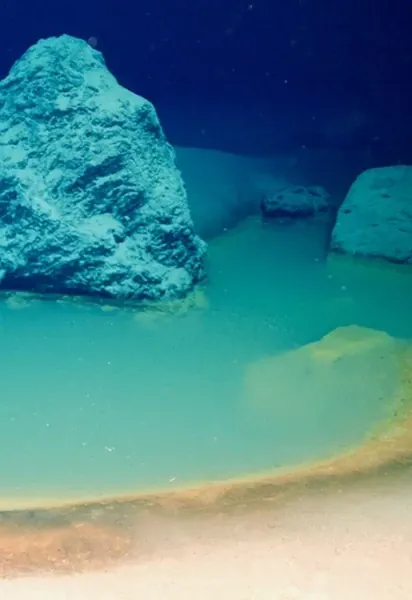 Глубоководный бассейн в Красном море.