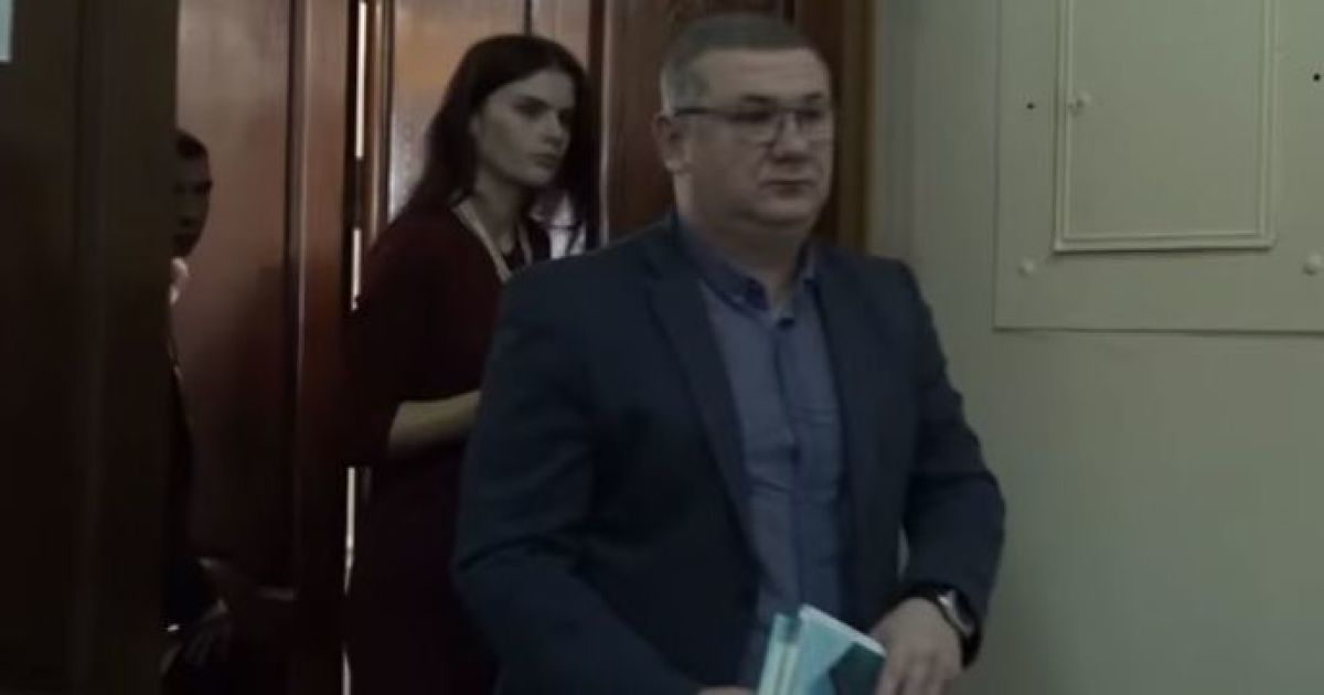 У Кропивницькому директор облавтодору під час наради гучно ввімкнув порно